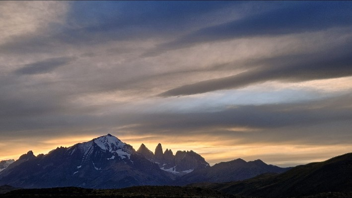 Macizo Paine al amanecer