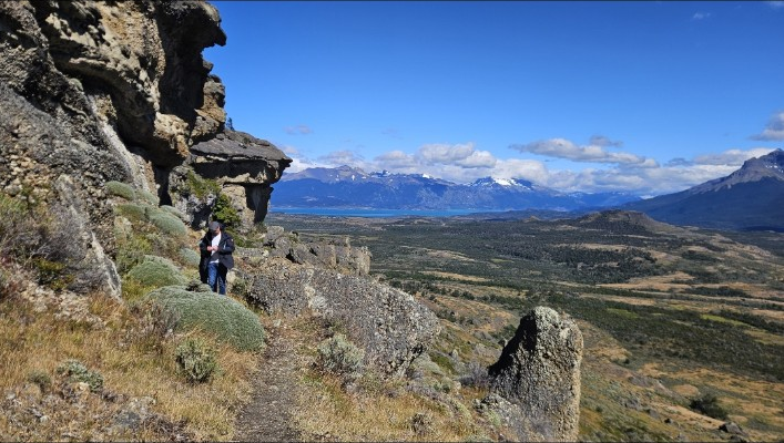Formaciones rocosas y paisaje de Rupestre Patagonia